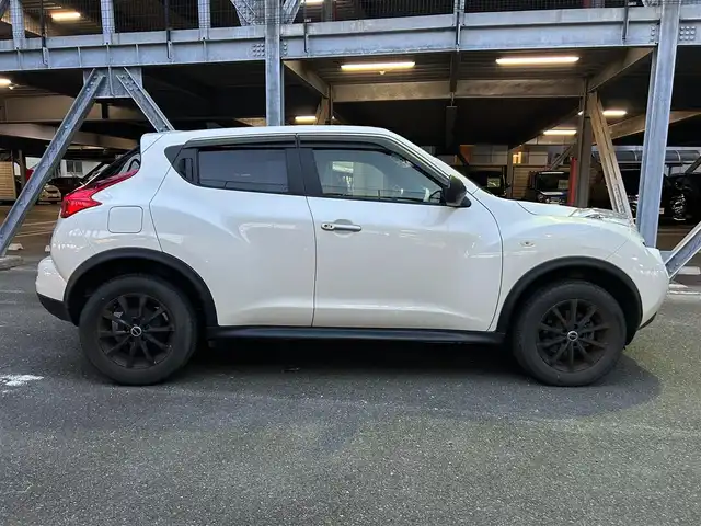 日産 ジューク 15RX プレミアムホワイトP 静岡県 2012(平24)年 11.5万km ブリリアントホワイトパール ユーザー買取車/純正ディーラーナビ/社外デジタルインナーミラー/社外AW/電動格納ミラー/ヘッドライトレベライザー