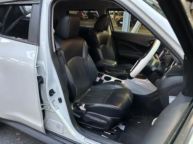 日産 ジューク 15RX プレミアムホワイトP 静岡県 2012(平24)年 11.5万km ブリリアントホワイトパール ユーザー買取車/純正ディーラーナビ/社外デジタルインナーミラー/社外AW/電動格納ミラー/ヘッドライトレベライザー