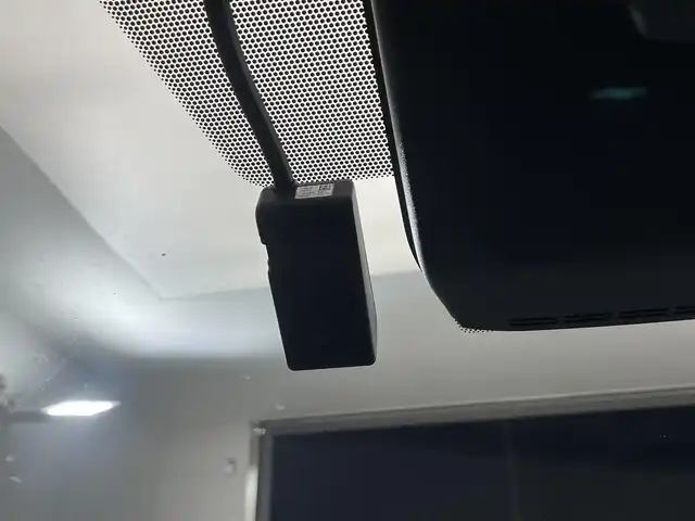 トヨタ プリウス X 滋賀県 2024(令6)年 1.3万km シルバーメタリック 純正7インチナビ/【Bluetooth/USB/Miracast/フルセグTV】/バックカメラ/レーダークルーズコントロール/レーントレーシングアシスト/プリクラッシュセーフティ/LEDヘッドライト/オートマチックハイビーム/クリアランスソナー/ブラインドスポットモニター/前方ドライブレコーダー/AC100V電源/ビルトインETC2.0/純正フロアマット/プッシュスタート/スマートキー/ステアリングリモコン