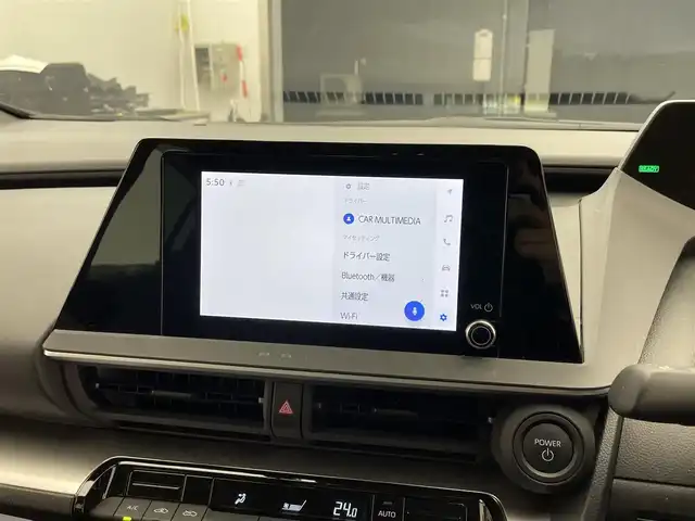 トヨタ プリウス X 滋賀県 2024(令6)年 1.3万km シルバーメタリック 純正7インチナビ/【Bluetooth/USB/Miracast/フルセグTV】/バックカメラ/レーダークルーズコントロール/レーントレーシングアシスト/プリクラッシュセーフティ/LEDヘッドライト/オートマチックハイビーム/クリアランスソナー/ブラインドスポットモニター/前方ドライブレコーダー/AC100V電源/ビルトインETC2.0/純正フロアマット/プッシュスタート/スマートキー/ステアリングリモコン