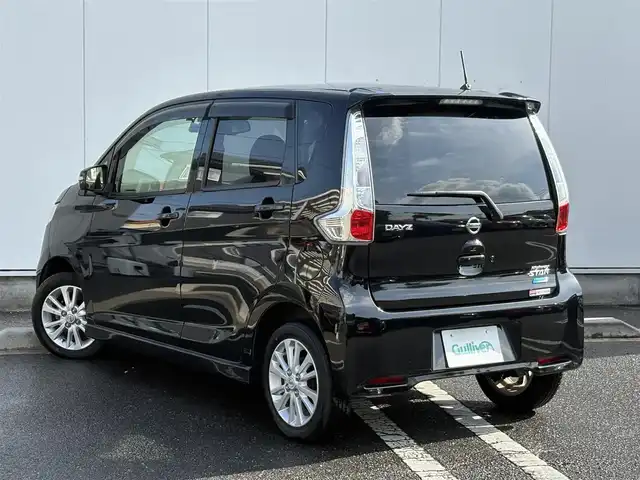 日産 デイズ HWS X Vセレ +SeftyⅡ 三重県 2015(平27)年 4.3万km ブラック アラウンドビューモニター/純正ナビ(Bloetooth/CD/DVD/AM/FM/地デジTV)/ドライブレコーダー(前)/エマージェンシーブレーキ/踏み間違い衝突防止アシスト/ヒルスタートアシスト/HIDヘッドランプ/インテリジェントキー/イモビライザー/スペアキー/ABS/ブレーキアシスト/アイドリングストップ/フロントエアロバンパー/サイドシルスポイラー/リアスポイラー/リアエアロバンパー/フロントフォグランプ/電動格納ドアミラー/ウインカー付/ボディー同色ミラー/14インチ6本ツインスポークアルミホイール/オートエアコン/ファインビジョンメーター（自発光式2連アナログメーター）/革巻きステアリング/エボニースエード調クロスシート