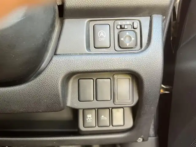 日産 デイズ HWS X Vセレ +SeftyⅡ 三重県 2015(平27)年 4.3万km ブラック アラウンドビューモニター/純正ナビ(Bloetooth/CD/DVD/AM/FM/地デジTV)/ドライブレコーダー(前)/エマージェンシーブレーキ/踏み間違い衝突防止アシスト/ヒルスタートアシスト/HIDヘッドランプ/インテリジェントキー/イモビライザー/スペアキー/ABS/ブレーキアシスト/アイドリングストップ/フロントエアロバンパー/サイドシルスポイラー/リアスポイラー/リアエアロバンパー/フロントフォグランプ/電動格納ドアミラー/ウインカー付/ボディー同色ミラー/14インチ6本ツインスポークアルミホイール/オートエアコン/ファインビジョンメーター（自発光式2連アナログメーター）/革巻きステアリング/エボニースエード調クロスシート