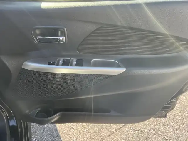 日産 デイズ HWS X Vセレ +SeftyⅡ 三重県 2015(平27)年 4.3万km ブラック アラウンドビューモニター/純正ナビ(Bloetooth/CD/DVD/AM/FM/地デジTV)/ドライブレコーダー(前)/エマージェンシーブレーキ/踏み間違い衝突防止アシスト/ヒルスタートアシスト/HIDヘッドランプ/インテリジェントキー/イモビライザー/スペアキー/ABS/ブレーキアシスト/アイドリングストップ/フロントエアロバンパー/サイドシルスポイラー/リアスポイラー/リアエアロバンパー/フロントフォグランプ/電動格納ドアミラー/ウインカー付/ボディー同色ミラー/14インチ6本ツインスポークアルミホイール/オートエアコン/ファインビジョンメーター（自発光式2連アナログメーター）/革巻きステアリング/エボニースエード調クロスシート