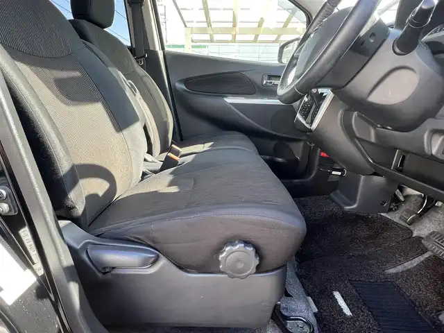 日産 デイズ HWS X Vセレ +SeftyⅡ 三重県 2015(平27)年 4.3万km ブラック アラウンドビューモニター/純正ナビ(Bloetooth/CD/DVD/AM/FM/地デジTV)/ドライブレコーダー(前)/エマージェンシーブレーキ/踏み間違い衝突防止アシスト/ヒルスタートアシスト/HIDヘッドランプ/インテリジェントキー/イモビライザー/スペアキー/ABS/ブレーキアシスト/アイドリングストップ/フロントエアロバンパー/サイドシルスポイラー/リアスポイラー/リアエアロバンパー/フロントフォグランプ/電動格納ドアミラー/ウインカー付/ボディー同色ミラー/14インチ6本ツインスポークアルミホイール/オートエアコン/ファインビジョンメーター（自発光式2連アナログメーター）/革巻きステアリング/エボニースエード調クロスシート