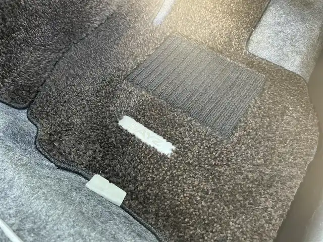 日産 デイズ HWS X Vセレ +SeftyⅡ 三重県 2015(平27)年 4.3万km ブラック アラウンドビューモニター/純正ナビ(Bloetooth/CD/DVD/AM/FM/地デジTV)/ドライブレコーダー(前)/エマージェンシーブレーキ/踏み間違い衝突防止アシスト/ヒルスタートアシスト/HIDヘッドランプ/インテリジェントキー/イモビライザー/スペアキー/ABS/ブレーキアシスト/アイドリングストップ/フロントエアロバンパー/サイドシルスポイラー/リアスポイラー/リアエアロバンパー/フロントフォグランプ/電動格納ドアミラー/ウインカー付/ボディー同色ミラー/14インチ6本ツインスポークアルミホイール/オートエアコン/ファインビジョンメーター（自発光式2連アナログメーター）/革巻きステアリング/エボニースエード調クロスシート