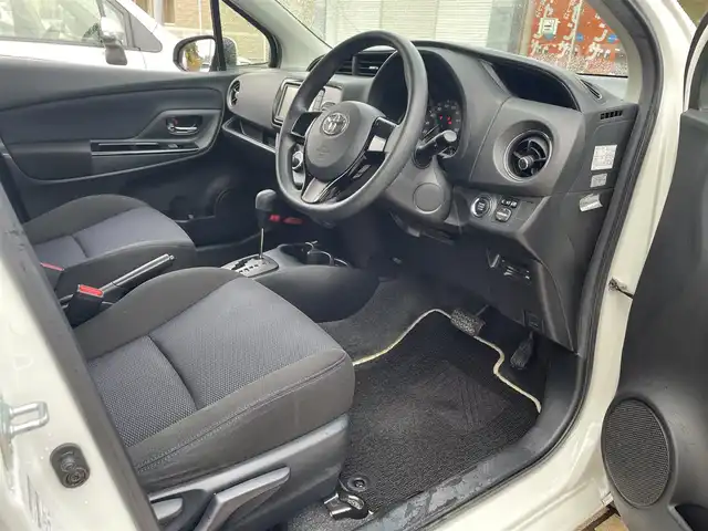 トヨタ ヴィッツ F LEDエディション 福島県 2016(平28)年 5.4万km ホワイトパールクリスタルシャイン 4WD/純正メモリーナビ/CD/SD/BT/ワンセグTV/純正エンジンスターター/バックカメラ/ビルトインETC/ドライブレコーダー/オートライト/LEDヘッドライト/プッシュスタート/ドアバイザー/フロアマット