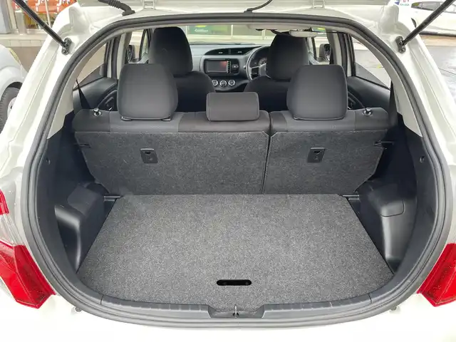 トヨタ ヴィッツ F LEDエディション 福島県 2016(平28)年 5.4万km ホワイトパールクリスタルシャイン 4WD/純正メモリーナビ/CD/SD/BT/ワンセグTV/純正エンジンスターター/バックカメラ/ビルトインETC/ドライブレコーダー/オートライト/LEDヘッドライト/プッシュスタート/ドアバイザー/フロアマット