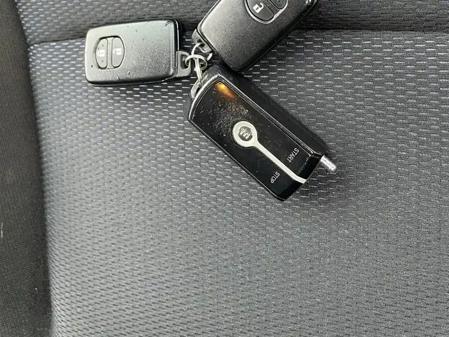 トヨタ ヴィッツ F LEDエディション 福島県 2016(平28)年 5.4万km ホワイトパールクリスタルシャイン 4WD/純正メモリーナビ/CD/SD/BT/ワンセグTV/純正エンジンスターター/バックカメラ/ビルトインETC/ドライブレコーダー/オートライト/LEDヘッドライト/プッシュスタート/ドアバイザー/フロアマット