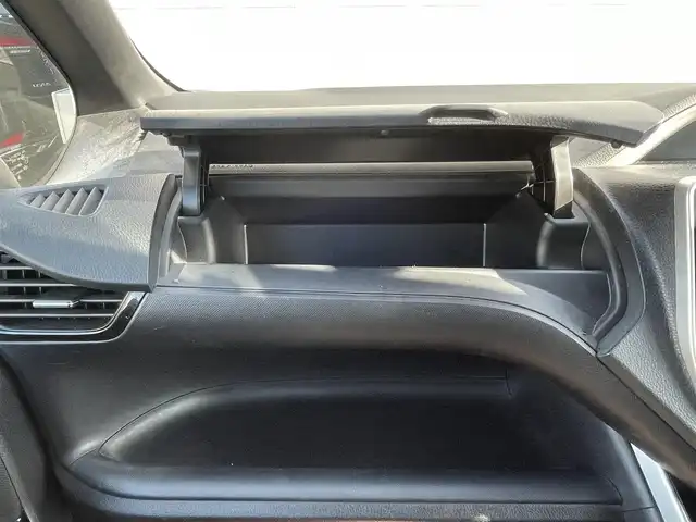 トヨタ ヴォクシー ZS 煌Ⅱ 山口県 2019(令1)年 5.6万km ブラック トヨタセーフティセンス/・レーダークルーズコントロール/・パーキングサポートブレーキ/・クリアランスソナー/・先行車発進お知らせ機能/・レーンディパーチャーアラート/・プリクラッシュセーフティシステム/・オートマチックハイビーム/純正ナビ/・AM/FM/CD/DVD/SD/BT/フルセグTV/バックカメラ/コーナーセンサー/オートライト/LEDライト/フォグランプ/電動格納ミラー/前後ドライブレコーダー/純正ビルトインETC/純正アルミホイール/純正フロアマット/スマートキー