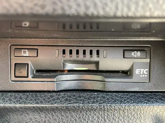 トヨタ ヴォクシー ZS 煌Ⅱ 山口県 2019(令1)年 5.6万km ブラック トヨタセーフティセンス/・レーダークルーズコントロール/・パーキングサポートブレーキ/・クリアランスソナー/・先行車発進お知らせ機能/・レーンディパーチャーアラート/・プリクラッシュセーフティシステム/・オートマチックハイビーム/純正ナビ/・AM/FM/CD/DVD/SD/BT/フルセグTV/バックカメラ/コーナーセンサー/オートライト/LEDライト/フォグランプ/電動格納ミラー/前後ドライブレコーダー/純正ビルトインETC/純正アルミホイール/純正フロアマット/スマートキー