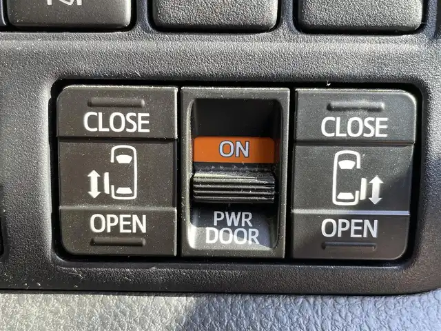 トヨタ ヴォクシー ZS 煌Ⅱ 山口県 2019(令1)年 5.6万km ブラック トヨタセーフティセンス/・レーダークルーズコントロール/・パーキングサポートブレーキ/・クリアランスソナー/・先行車発進お知らせ機能/・レーンディパーチャーアラート/・プリクラッシュセーフティシステム/・オートマチックハイビーム/純正ナビ/・AM/FM/CD/DVD/SD/BT/フルセグTV/バックカメラ/コーナーセンサー/オートライト/LEDライト/フォグランプ/電動格納ミラー/前後ドライブレコーダー/純正ビルトインETC/純正アルミホイール/純正フロアマット/スマートキー