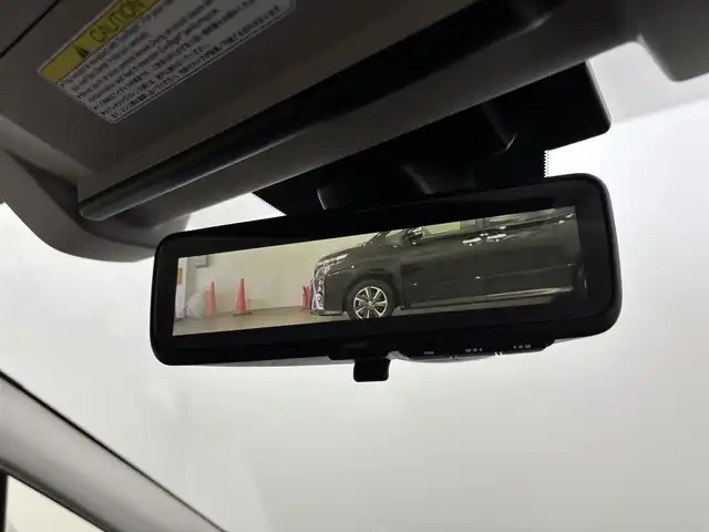 スバル レヴォーグ 1．6STIスポーツアイサイト 福岡県 2018(平30)年 7.7万km パール 純正ナビ/フルセグTV/BT/デジタルルームミラー　/ＥＴＣ　/バックカメラ　/レーダークルーズコントロール　/ＢＳＭ　/衝突軽減被害システム　/レーンキープ　/シートヒーター　/パワーシート　/パドルシフト　/純正１８インチＡＷ　/ＬＥＤ