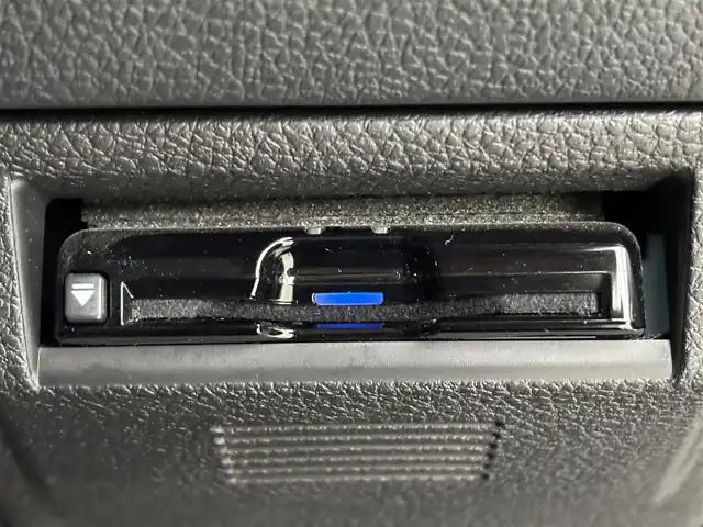 スバル レヴォーグ 1．6STIスポーツアイサイト 福岡県 2018(平30)年 7.7万km パール 純正ナビ/フルセグTV/BT/デジタルルームミラー　/ＥＴＣ　/バックカメラ　/レーダークルーズコントロール　/ＢＳＭ　/衝突軽減被害システム　/レーンキープ　/シートヒーター　/パワーシート　/パドルシフト　/純正１８インチＡＷ　/ＬＥＤ