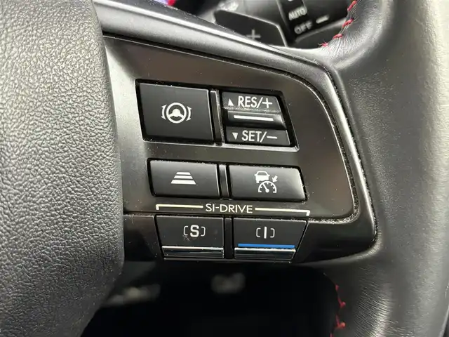 スバル レヴォーグ 1．6STIスポーツアイサイト 福岡県 2018(平30)年 7.7万km パール 純正ナビ/フルセグTV/BT/デジタルルームミラー　/ＥＴＣ　/バックカメラ　/レーダークルーズコントロール　/ＢＳＭ　/衝突軽減被害システム　/レーンキープ　/シートヒーター　/パワーシート　/パドルシフト　/純正１８インチＡＷ　/ＬＥＤ