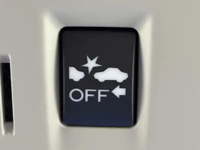 スバル レヴォーグ 1．6STIスポーツアイサイト 福岡県 2018(平30)年 7.7万km パール 純正ナビ/フルセグTV/BT/デジタルルームミラー　/ＥＴＣ　/バックカメラ　/レーダークルーズコントロール　/ＢＳＭ　/衝突軽減被害システム　/レーンキープ　/シートヒーター　/パワーシート　/パドルシフト　/純正１８インチＡＷ　/ＬＥＤ