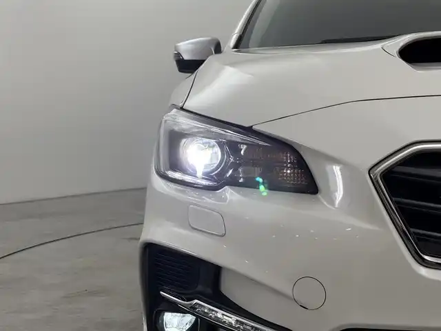 スバル レヴォーグ 1．6STIスポーツアイサイト 福岡県 2018(平30)年 7.7万km パール 純正ナビ/フルセグTV/BT/デジタルルームミラー　/ＥＴＣ　/バックカメラ　/レーダークルーズコントロール　/ＢＳＭ　/衝突軽減被害システム　/レーンキープ　/シートヒーター　/パワーシート　/パドルシフト　/純正１８インチＡＷ　/ＬＥＤ