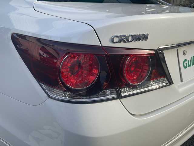 トヨタ クラウン アスリート S-T 東京都 2016(平28)年 7.6万km ホワイトパールクリスタルシャイン ワンオーナー/TコネクトSDナビゲーションシステム/・地デジTV/・Blu-ray/・DVD/・CD/・USB/AUX端子/・音声ガイダンス付バックガイドモニター/バックカメラ/クルーズコントロール/パワーシート（運転席/助手席）/ボディ同色ドアミラー（電動オート格納機能/ヒーター）/雨滴感応式オートワイパー/革巻きステアリング/パドルシフト/電動チルト/ナノイー付左右独立温度調整オートエアコン/エアコン吹出口スイング機能/ブラックファブリックシート/スマートエントリー/スタートシステム/新車時保証書/取扱説明書