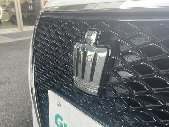 トヨタ クラウン アスリート S-T 東京都 2016(平28)年 7.6万km ホワイトパールクリスタルシャイン ワンオーナー/TコネクトSDナビゲーションシステム/・地デジTV/・Blu-ray/・DVD/・CD/・USB/AUX端子/・音声ガイダンス付バックガイドモニター/バックカメラ/クルーズコントロール/パワーシート（運転席/助手席）/ボディ同色ドアミラー（電動オート格納機能/ヒーター）/雨滴感応式オートワイパー/革巻きステアリング/パドルシフト/電動チルト/ナノイー付左右独立温度調整オートエアコン/エアコン吹出口スイング機能/ブラックファブリックシート/スマートエントリー/スタートシステム/新車時保証書/取扱説明書