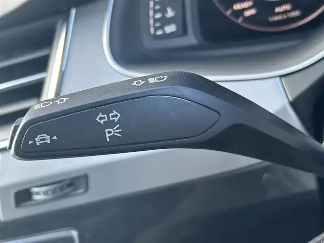 アウディ Ｑ７ 2.0TFSIクワトロ アダプティブエアサス Sライン 福岡県 2018(平30)年 6.5万km ディープブラックパールエフェクト パノラマスライディングルーフ/アダプティブクルーズコントロール/ブラインドスポットモニター/レーンキープアシスト/バーチャルコックピット　/黒革シート/シートヒーター　/純正ナビ　/全方位カメラ　/フルセグTV/Bluetooth/LEDライト/オートハイビーム/パワーバックドア　/エアサスペンション/純正20インチアルミホイール/ETC2.0