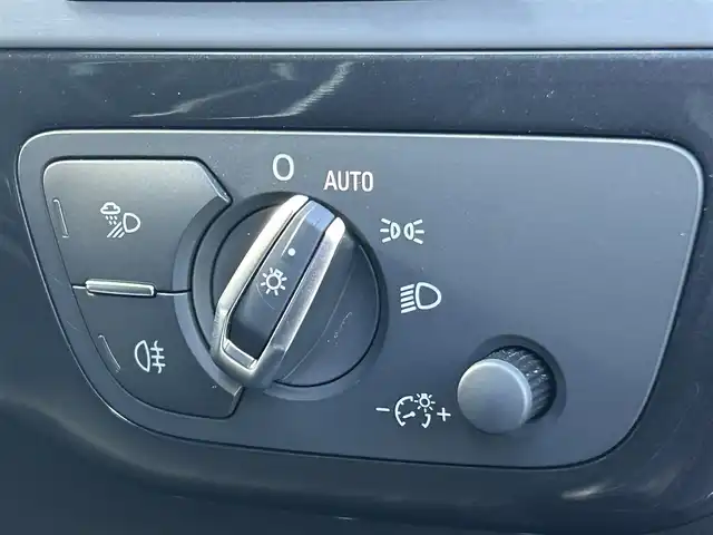 アウディ Ｑ７ 2.0TFSIクワトロ アダプティブエアサス Sライン 福岡県 2018(平30)年 6.5万km ディープブラックパールエフェクト パノラマスライディングルーフ/アダプティブクルーズコントロール/ブラインドスポットモニター/レーンキープアシスト/バーチャルコックピット　/黒革シート/シートヒーター　/純正ナビ　/全方位カメラ　/フルセグTV/Bluetooth/LEDライト/オートハイビーム/パワーバックドア　/エアサスペンション/純正20インチアルミホイール/ETC2.0