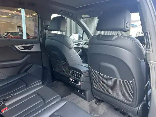 アウディ Ｑ７ 2.0TFSIクワトロ アダプティブエアサス Sライン 福岡県 2018(平30)年 6.5万km ディープブラックパールエフェクト パノラマスライディングルーフ/アダプティブクルーズコントロール/ブラインドスポットモニター/レーンキープアシスト/バーチャルコックピット　/黒革シート/シートヒーター　/純正ナビ　/全方位カメラ　/フルセグTV/Bluetooth/LEDライト/オートハイビーム/パワーバックドア　/エアサスペンション/純正20インチアルミホイール/ETC2.0