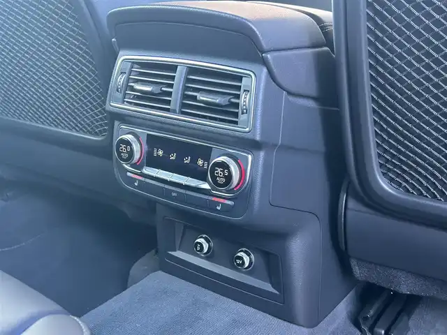 アウディ Ｑ７ 2.0TFSIクワトロ アダプティブエアサス Sライン 福岡県 2018(平30)年 6.5万km ディープブラックパールエフェクト パノラマスライディングルーフ/アダプティブクルーズコントロール/ブラインドスポットモニター/レーンキープアシスト/バーチャルコックピット　/黒革シート/シートヒーター　/純正ナビ　/全方位カメラ　/フルセグTV/Bluetooth/LEDライト/オートハイビーム/パワーバックドア　/エアサスペンション/純正20インチアルミホイール/ETC2.0