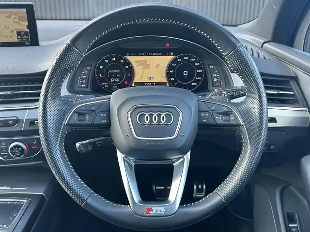 アウディ Ｑ７ 2.0TFSIクワトロ アダプティブエアサス Sライン 福岡県 2018(平30)年 6.5万km ディープブラックパールエフェクト パノラマスライディングルーフ/アダプティブクルーズコントロール/ブラインドスポットモニター/レーンキープアシスト/バーチャルコックピット　/黒革シート/シートヒーター　/純正ナビ　/全方位カメラ　/フルセグTV/Bluetooth/LEDライト/オートハイビーム/パワーバックドア　/エアサスペンション/純正20インチアルミホイール/ETC2.0