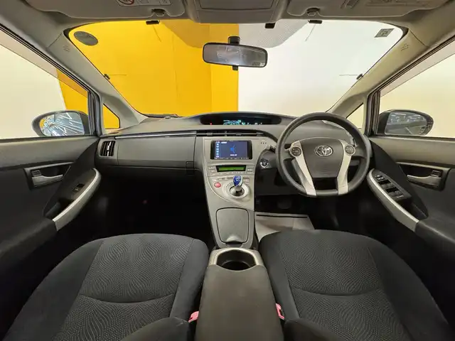 トヨタ プリウス S 群馬県 2013(平25)年 7.9万km ブラック モデリスタ/社外7インチナビ/・フルセグTV/・DVD/CD/SD/USB/・FM/AM/ETC/ステアリングスイッチ/スマートキー/プッシュスタート/LEDヘッドライト/オートライト/純正17インチAW/純正フロアマット/純正ドアバイザー/電動格納ウィンカーミラー/横滑り防止機能