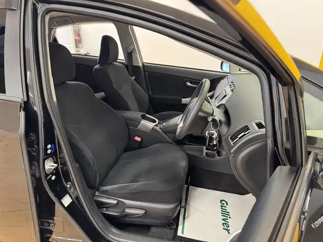 トヨタ プリウス S 群馬県 2013(平25)年 7.9万km ブラック モデリスタ/社外7インチナビ/・フルセグTV/・DVD/CD/SD/USB/・FM/AM/ETC/ステアリングスイッチ/スマートキー/プッシュスタート/LEDヘッドライト/オートライト/純正17インチAW/純正フロアマット/純正ドアバイザー/電動格納ウィンカーミラー/横滑り防止機能