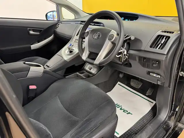 トヨタ プリウス S 群馬県 2013(平25)年 7.9万km ブラック モデリスタ/社外7インチナビ/・フルセグTV/・DVD/CD/SD/USB/・FM/AM/ETC/ステアリングスイッチ/スマートキー/プッシュスタート/LEDヘッドライト/オートライト/純正17インチAW/純正フロアマット/純正ドアバイザー/電動格納ウィンカーミラー/横滑り防止機能