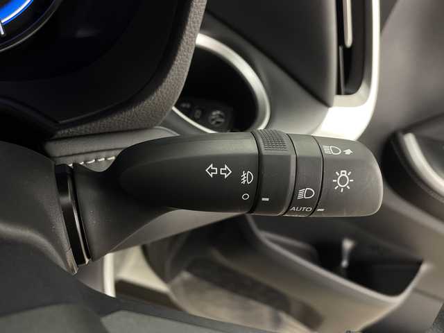 トヨタ ノア ハイブリッド S－Z 鹿児島県 2025(令7)年 0.4万km ホワイトパールクリスタルシャイン 純正ナビ/パノラマビューモニター/シートヒーター/ＣＤ/ＤＶＤ/ＨＤＭＩ/フルセグテレビ/BSM/オットマン/レーダークルーズコントロール/オートライト/プリクラッシュセーフティ/ＥＴＣ2/0/ハーフレザーシート/レーンキープ/パワーバックドア/オートハイビーム/両側パワースライドドア