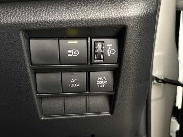 トヨタ ノア ハイブリッド S－Z 鹿児島県 2025(令7)年 0.4万km ホワイトパールクリスタルシャイン 純正ナビ/パノラマビューモニター/シートヒーター/ＣＤ/ＤＶＤ/ＨＤＭＩ/フルセグテレビ/BSM/オットマン/レーダークルーズコントロール/オートライト/プリクラッシュセーフティ/ＥＴＣ2/0/ハーフレザーシート/レーンキープ/パワーバックドア/オートハイビーム/両側パワースライドドア