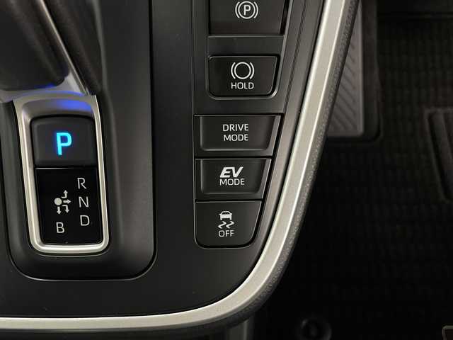 トヨタ ノア ハイブリッド S－Z 鹿児島県 2025(令7)年 0.4万km ホワイトパールクリスタルシャイン 純正ナビ/パノラマビューモニター/シートヒーター/ＣＤ/ＤＶＤ/ＨＤＭＩ/フルセグテレビ/BSM/オットマン/レーダークルーズコントロール/オートライト/プリクラッシュセーフティ/ＥＴＣ2/0/ハーフレザーシート/レーンキープ/パワーバックドア/オートハイビーム/両側パワースライドドア