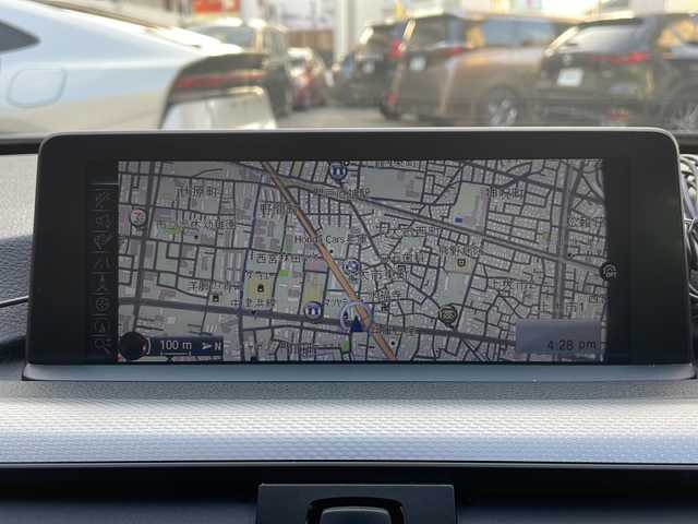 ＢＭＷ ３２８ｉ Mスポーツ 兵庫県 2014(平26)年 5.1万km サファイアブラックP 純正ナビ/　CD/DVD/Bluetooth/USB/AUX/ワンセグテレビ（走行中視聴可）/純正ビルトインETC/前後ドライブレコーダー/パワーステアリング/パワーウインドウ/エンジンスタートボタン/MTモード付AT/パーキングアシスト/アイドリングストップ/アンチロック・ブレーキ・システム/パワーシート（D+N席）/後方コーナーセンサー/横滑り防止装置/盗難防止装置/パドルシフト/シートメモリー/フォグランプ/保証書/取り扱い説明書