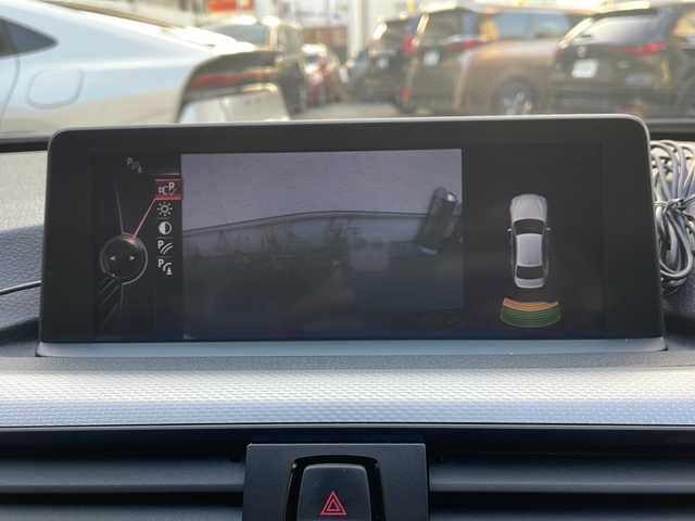 ＢＭＷ ３２８ｉ Mスポーツ 兵庫県 2014(平26)年 5.1万km サファイアブラックP 純正ナビ/　CD/DVD/Bluetooth/USB/AUX/ワンセグテレビ（走行中視聴可）/純正ビルトインETC/前後ドライブレコーダー/パワーステアリング/パワーウインドウ/エンジンスタートボタン/MTモード付AT/パーキングアシスト/アイドリングストップ/アンチロック・ブレーキ・システム/パワーシート（D+N席）/後方コーナーセンサー/横滑り防止装置/盗難防止装置/パドルシフト/シートメモリー/フォグランプ/保証書/取り扱い説明書