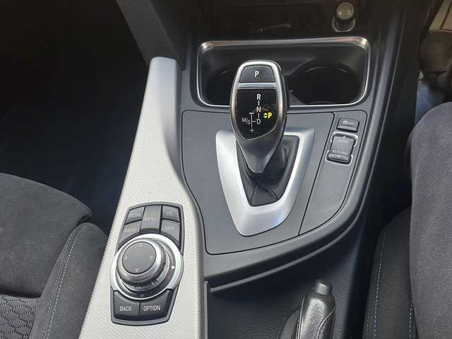 ＢＭＷ ３２８ｉ Mスポーツ 兵庫県 2014(平26)年 5.1万km サファイアブラックP 純正ナビ/　CD/DVD/Bluetooth/USB/AUX/ワンセグテレビ（走行中視聴可）/純正ビルトインETC/前後ドライブレコーダー/パワーステアリング/パワーウインドウ/エンジンスタートボタン/MTモード付AT/パーキングアシスト/アイドリングストップ/アンチロック・ブレーキ・システム/パワーシート（D+N席）/後方コーナーセンサー/横滑り防止装置/盗難防止装置/パドルシフト/シートメモリー/フォグランプ/保証書/取り扱い説明書