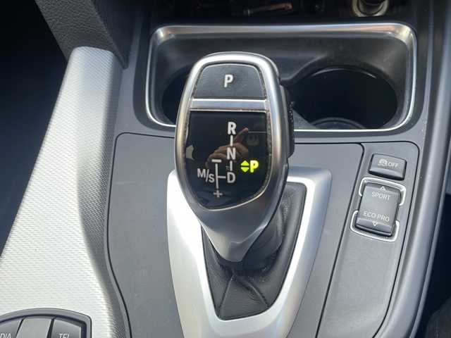 ＢＭＷ ３２８ｉ Mスポーツ 兵庫県 2014(平26)年 5.1万km サファイアブラックP 純正ナビ/　CD/DVD/Bluetooth/USB/AUX/ワンセグテレビ（走行中視聴可）/純正ビルトインETC/前後ドライブレコーダー/パワーステアリング/パワーウインドウ/エンジンスタートボタン/MTモード付AT/パーキングアシスト/アイドリングストップ/アンチロック・ブレーキ・システム/パワーシート（D+N席）/後方コーナーセンサー/横滑り防止装置/盗難防止装置/パドルシフト/シートメモリー/フォグランプ/保証書/取り扱い説明書