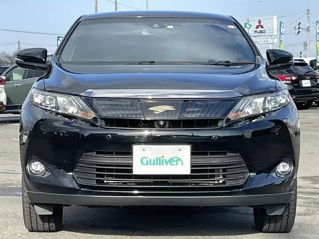 トヨタ ハリアー ハイブリッド プレミアム アドバンスドP 道央・札幌 2014(平26)年 11.4万km ブラック ４WD/純正SDナビ/AM/FM/BT/CD/SD/フルセグ/トヨタセーフティセンス/衝突被害軽減ブレーキ/横滑り防止装置/レーダークルーズコントロール/レーンキープアシスト/クリアランスソナー/バックカメラ/サイドカメラ/フロントカメラ/全方位カメラ/アラウンドビューモニター/ビルトインETC/アイドリングストップ/EVMODE/ECOMODE/パワーバックドア/D席パワーシート/レザーシート/革巻きステアリング/ステアリングリモコン/自動防眩ミラー/MTモード付AT/プッシュスタート/スマートキー/LEDヘッドライト/オートライト/オートマチックハイビーム/フォグランプ/電動格納ミラー/ウィンカーミラー/純正フロアマット/ドアバイザー/純正AW付夏タイヤ積込/235/55/R18/2022年/山5mm