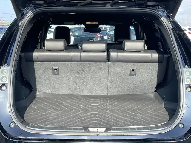 トヨタ ハリアー ハイブリッド プレミアム アドバンスドP 道央・札幌 2014(平26)年 11.4万km ブラック ４WD/純正SDナビ/AM/FM/BT/CD/SD/フルセグ/トヨタセーフティセンス/衝突被害軽減ブレーキ/横滑り防止装置/レーダークルーズコントロール/レーンキープアシスト/クリアランスソナー/バックカメラ/サイドカメラ/フロントカメラ/全方位カメラ/アラウンドビューモニター/ビルトインETC/アイドリングストップ/EVMODE/ECOMODE/パワーバックドア/D席パワーシート/レザーシート/革巻きステアリング/ステアリングリモコン/自動防眩ミラー/MTモード付AT/プッシュスタート/スマートキー/LEDヘッドライト/オートライト/オートマチックハイビーム/フォグランプ/電動格納ミラー/ウィンカーミラー/純正フロアマット/ドアバイザー/純正AW付夏タイヤ積込/235/55/R18/2022年/山5mm