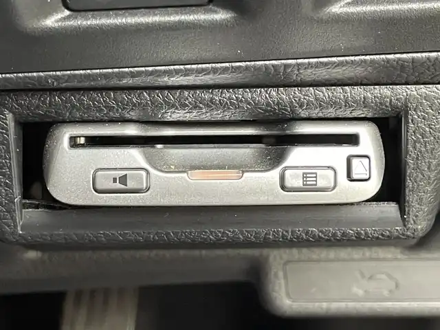 スバル フォレスター Xブレイク 東京都 2016(平28)年 13.1万km クリスタルブラックシリカ ユーザー買取車/純正ナビ/＜BT/AM/FM/USB入力端子＞/前車速追従クルコン/アクティブレーンキープ/スバルリヤビーグルディテクション（ＢＳＭ）/プリクラッシュブレーキ（ＰＣＳ）/ステアリング連動ヘッドランプ（ＳＲＨ）/Ｘモード（ヒルディセントコントロール）/横滑り制御機能/ビルトインＥＴＣ/パワーシート/パドルシフト/ルーフレール/純正フロアマット/ドアバイザー/プッシュスタート