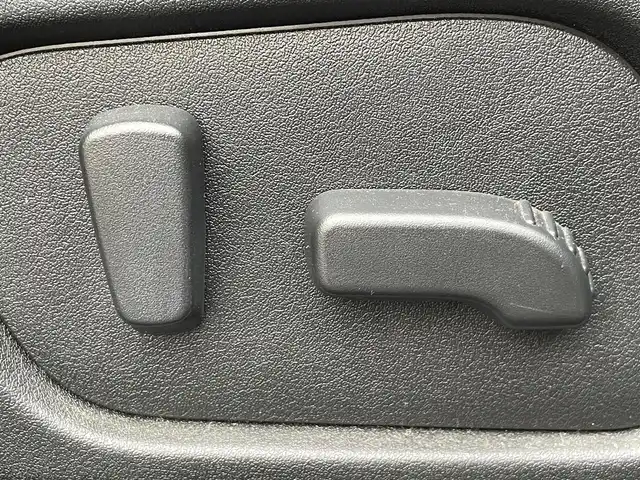 スバル フォレスター Xブレイク 東京都 2016(平28)年 13.1万km クリスタルブラックシリカ ユーザー買取車/純正ナビ/＜BT/AM/FM/USB入力端子＞/前車速追従クルコン/アクティブレーンキープ/スバルリヤビーグルディテクション（ＢＳＭ）/プリクラッシュブレーキ（ＰＣＳ）/ステアリング連動ヘッドランプ（ＳＲＨ）/Ｘモード（ヒルディセントコントロール）/横滑り制御機能/ビルトインＥＴＣ/パワーシート/パドルシフト/ルーフレール/純正フロアマット/ドアバイザー/プッシュスタート