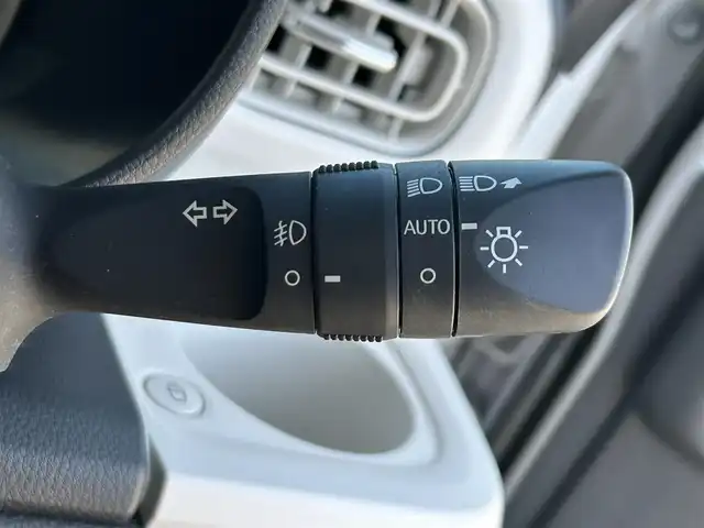 ダイハツ ムーヴ キャンバス ストライプス G 愛知県 2023(令5)年 2.1万km シャイニングホワイトパール/アプリコットピンクメタリック スマートアシスト/　・プリクラッシュセーフティ/　・車線逸脱警報システム/　・先行者発進お知らせ機能/両側パワースライドドア/シートヒーター（全席）/電動パーキングブレーキ/ドライブレコーダー（前後）/ホットカップホルダー（前席）/社外ディスプレイオーディオ/　・Bluetooth/　・CD/DVD/　・AM/FM/　・USB/　・iPod/　・AUX/　・AndroidAuto/社外フロアマット/コーナーセンサー（前後）/LEDヘッドライト/オートライト/カーテンエアバック/ETC/スマートキー/スペアキー×１/取扱説明書/保証書