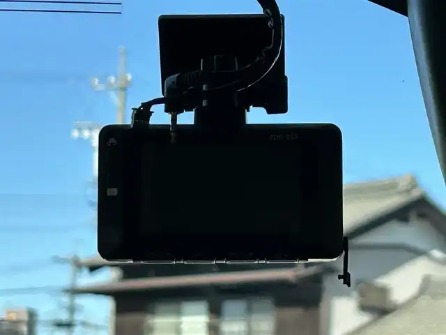 ダイハツ ムーヴ キャンバス ストライプス G 愛知県 2023(令5)年 2.1万km シャイニングホワイトパール/アプリコットピンクメタリック スマートアシスト/　・プリクラッシュセーフティ/　・車線逸脱警報システム/　・先行者発進お知らせ機能/両側パワースライドドア/シートヒーター（全席）/電動パーキングブレーキ/ドライブレコーダー（前後）/ホットカップホルダー（前席）/社外ディスプレイオーディオ/　・Bluetooth/　・CD/DVD/　・AM/FM/　・USB/　・iPod/　・AUX/　・AndroidAuto/社外フロアマット/コーナーセンサー（前後）/LEDヘッドライト/オートライト/カーテンエアバック/ETC/スマートキー/スペアキー×１/取扱説明書/保証書