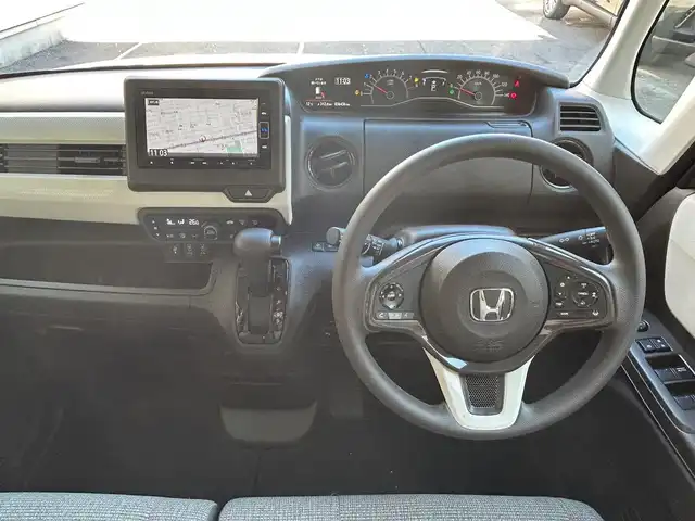 ホンダ Ｎ ＢＯＸ L 愛知県 2021(令3)年 3.7万km プラチナホワイトパール ワンオーナー/純正ナビ〈VXM-214FVi〉/Bluetooth/DVD/地デジTV/バックカメラ/左リアパワースライドドア/ホンダセンシング/・衝突軽減ブレーキ（CMBS）/・誤発信抑制機能/・アダプティブクルーズコントロール（ACC）/・車線維持支援システム（LKAS）/・パーキングセンサーシステム/前席シートヒーター/ビルトインETC/シートバックテーブル/後部座席リフレッシュモード/スマートキー＆プッシュスタート