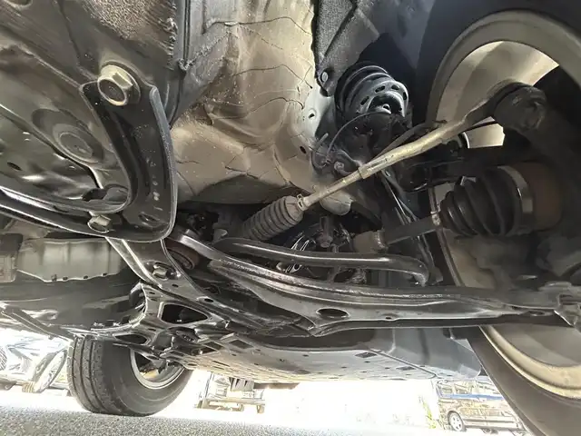 ホンダ ヴェゼル ハイブリッド X 滋賀県 2014(平26)年 7.7万km クリスタルブラックパール 純正メーカーナビ/（FM/AM/CD/DVD/TV/Bluetooth/USB/ipod//HDMI）/シティブレーキアクティブシステム/車両接近通報装置/バックカメラ/ETC/横滑り防止装置/ドライブレコーダー前後/ステアリングスイッチ/ハンズフリーフォン/ECON/プッシュスタート/スマートキー/電子パーキング/ブレーキホールド/SPORTモード/オートエアコン/オートライト/フロントフォグ/純正フロアマット/電動格納ミラー/パドルシフト