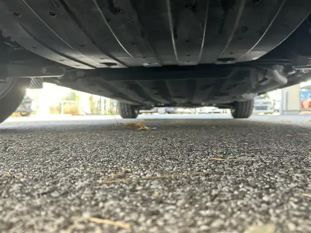 ホンダ ヴェゼル ハイブリッド X 滋賀県 2014(平26)年 7.7万km クリスタルブラックパール 純正メーカーナビ/（FM/AM/CD/DVD/TV/Bluetooth/USB/ipod//HDMI）/シティブレーキアクティブシステム/車両接近通報装置/バックカメラ/ETC/横滑り防止装置/ドライブレコーダー前後/ステアリングスイッチ/ハンズフリーフォン/ECON/プッシュスタート/スマートキー/電子パーキング/ブレーキホールド/SPORTモード/オートエアコン/オートライト/フロントフォグ/純正フロアマット/電動格納ミラー/パドルシフト