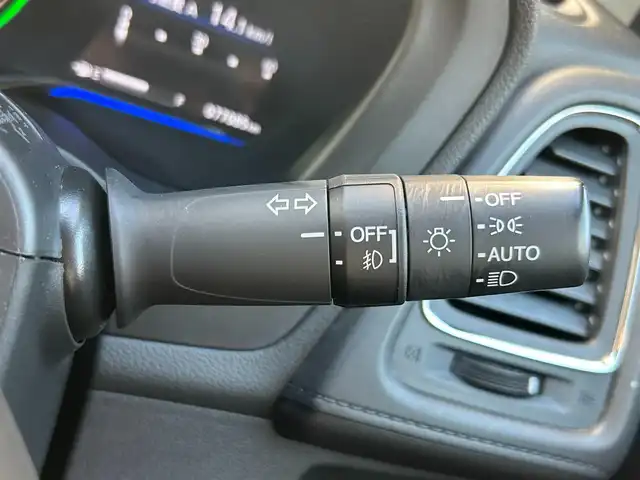 ホンダ ヴェゼル ハイブリッド X 滋賀県 2014(平26)年 7.7万km クリスタルブラックパール 純正メーカーナビ/（FM/AM/CD/DVD/TV/Bluetooth/USB/ipod//HDMI）/シティブレーキアクティブシステム/車両接近通報装置/バックカメラ/ETC/横滑り防止装置/ドライブレコーダー前後/ステアリングスイッチ/ハンズフリーフォン/ECON/プッシュスタート/スマートキー/電子パーキング/ブレーキホールド/SPORTモード/オートエアコン/オートライト/フロントフォグ/純正フロアマット/電動格納ミラー/パドルシフト