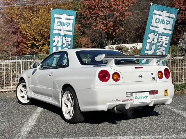 日産 スカイライン GT－R 埼玉県 1999(平11)年 1.6万km ホワイト ワンオーナー/6速MT/NISMO・エンジン・チューニング・メニュー/FUJITSUBOマフラー/ニスモLMGT4アルミホイール/社外オーディオ(CD/MD/ラジオ)/キーレスキー/記録簿(H11～R6までの車検時)/キセノンヘッドライト/フロアマット/電格ミラー/取扱説明書/保証書/スペアキー