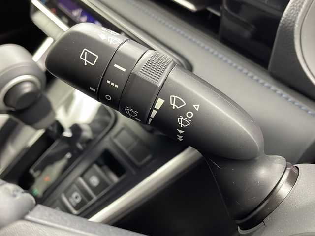 トヨタ ヴォクシー S－Z 大阪府 2022(令4)年 2.5万km グリッターブラックガラスフレーク 純正10.5インチディスプレイオーディオ/【ナビ/BT/フルセグTV/USB/DVD/HDMI]/バックカメラ/ETC2.0/ドライブレコーダー前後　TZ-DR210/快適利便パッケージ/・オットマン/・パワーバックドア/・ハンズフリーデュアルパワースライドドア/・ナイノーX/・ステアリングヒーター/・二列目シートヒーター/両側パワースライドドア/衝突被害軽減システム/ブラインドスポットモニター/クルーズコントロール追従/コーナーセンサー前後/オートライト/サンシェード/ハーフレザーシート/純正17インチAW/ワンオーナ/スペアキー