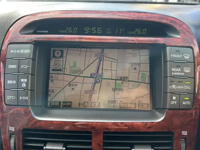 トヨタ セルシオ eR 東京都 2005(平17)年 9.9万km ブラック 純正DVDナビ/AM/FM/CD/DVD/MD/バックカメラ/D＋N席パワーシート/ポジションメモリー/レザーシート/クルーズコントロール/ステアリングスイッチ/本革巻きステアリング/車外バックカメラ/ステアリングスイッチ/サンルーフ/リアパワーサンシェード/ウッド調インストルメントパネル/MT付AT/TRCモード/PWRモード/ECTモード/SNOWモード/スマートキー/スペアキー/純正フロアマット/社外20インチアルミホイール/AFS/取扱説明書